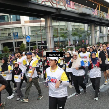 Runner Photo 4560505