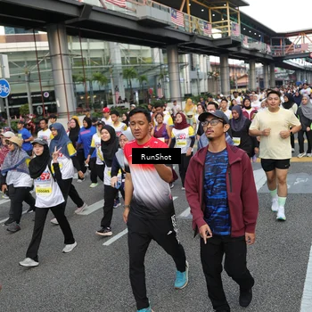 Runner Photo 4561680