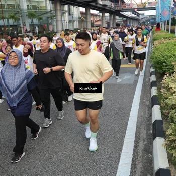 Runner Photo 4561860