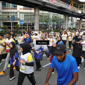 Runner Photo 4563075