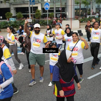 Runner Photo 4563358