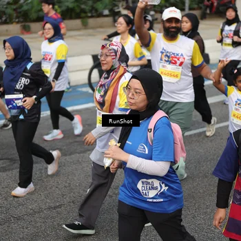 Runner Photo 4563406