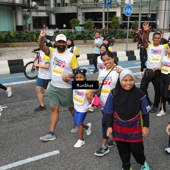 Runner Photo 4563613