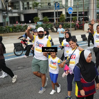 Runner Photo 4563619
