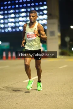 Runner Photo 4563875