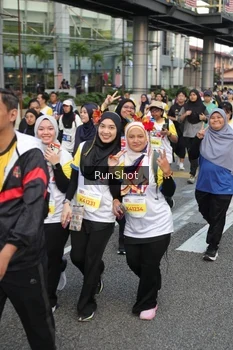 Runner Photo 4565062
