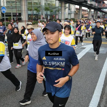 Runner Photo 4565315
