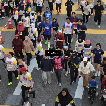 Runner Photo 4567344