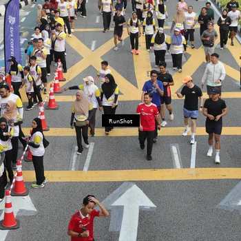 Runner Photo 4584340