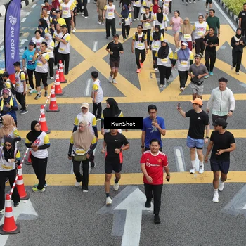 Runner Photo 4584648