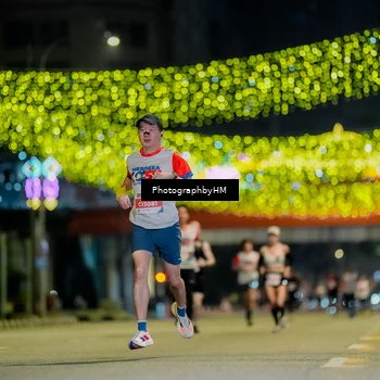 Runner Photo 4585975
