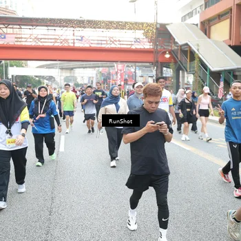 Runner Photo 4587133