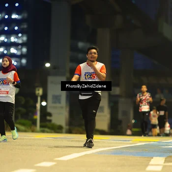 Runner Photo 4587370