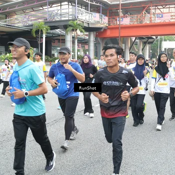 Runner Photo 4587393