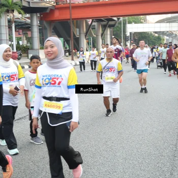 Runner Photo 4592545