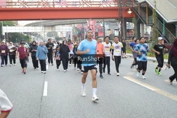 Runner Photo 4592672