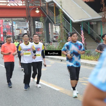 Runner Photo 4592765