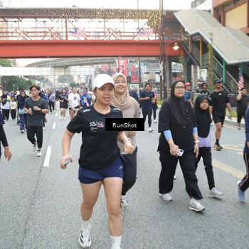 Runner Photo 4593546