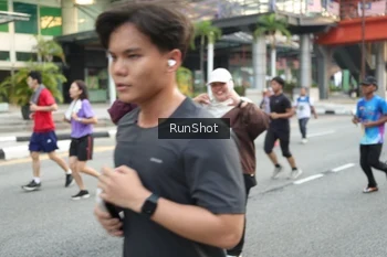Runner Photo 4593796