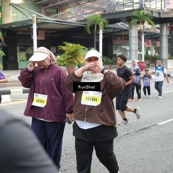 Runner Photo 4593855