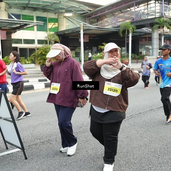 Runner Photo 4593876