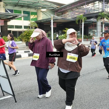 Runner Photo 4593884