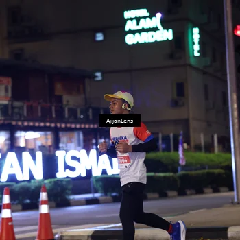 Runner Photo 4594648