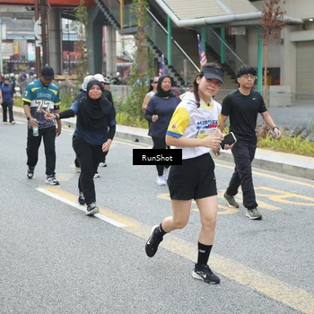 Runner Photo 4594770