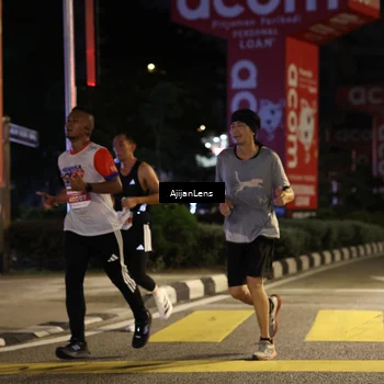 Runner Photo 4595635