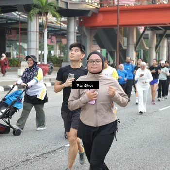 Runner Photo 4595762