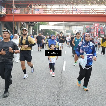 Runner Photo 4596036
