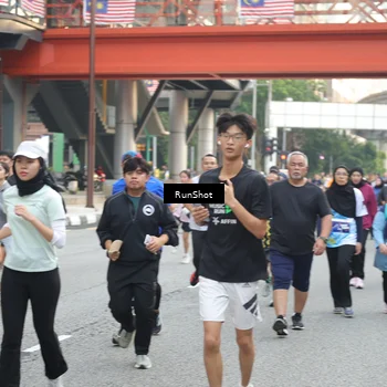 Runner Photo 4596169
