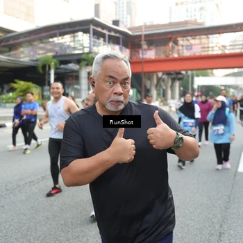 Runner Photo 4596535