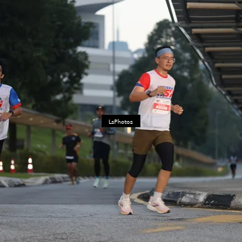 Runner Photo 4600685