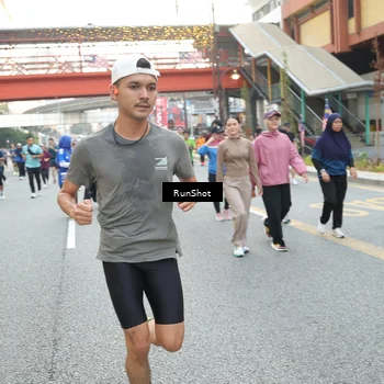 Runner Photo 4603603