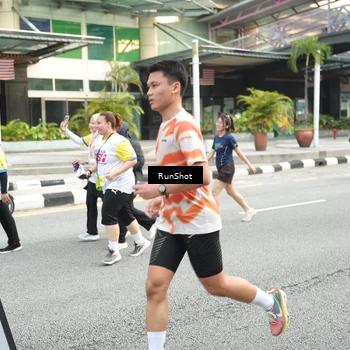 Runner Photo 4605648