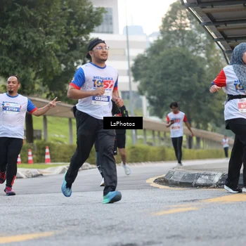 Runner Photo 4608376