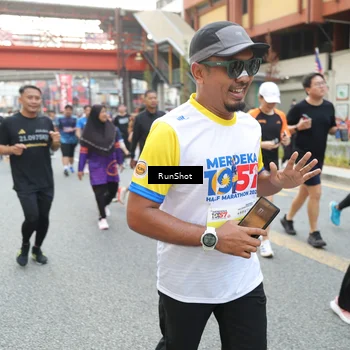 Runner Photo 4610074