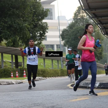 Runner Photo 4611000