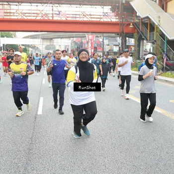 Runner Photo 4611665