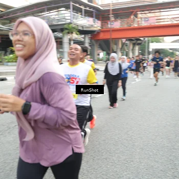 Runner Photo 4612333