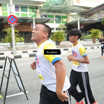 Runner Photo 4612403