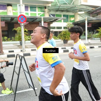 Runner Photo 4612409
