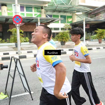 Runner Photo 4612426