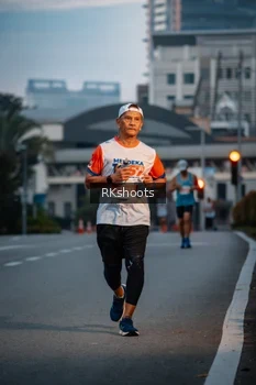 Runner Photo 4613389