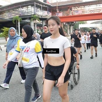 Runner Photo 4613393
