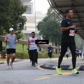 Runner Photo 4613432