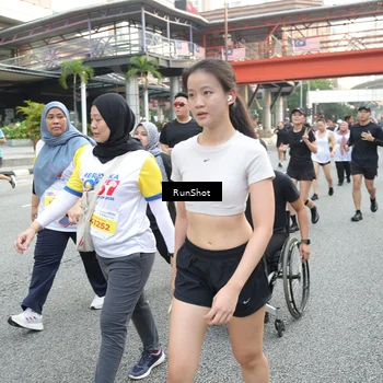 Runner Photo 4613602