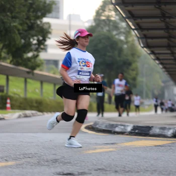 Runner Photo 4613615