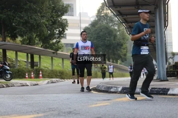 Runner Photo 4613719